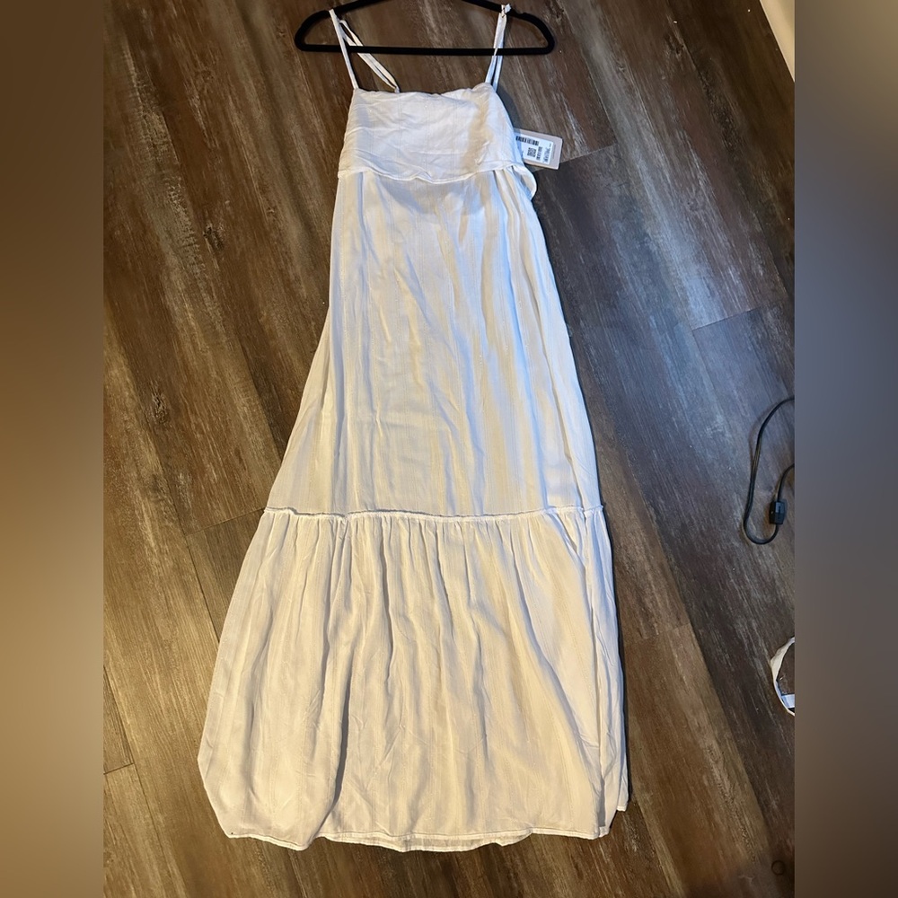 Elegant White Maxi Dress
